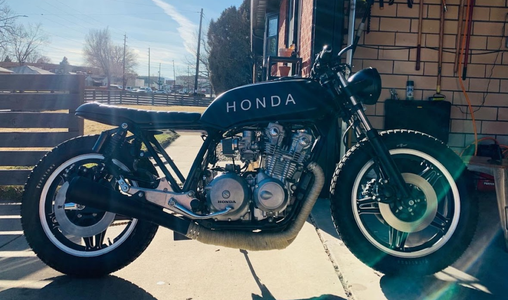 Right side view of a custom Honda CB750